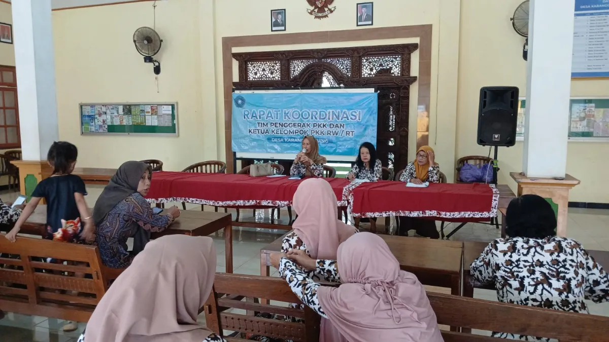 Rapat koordinasi TP PKK Desa Karanggondang